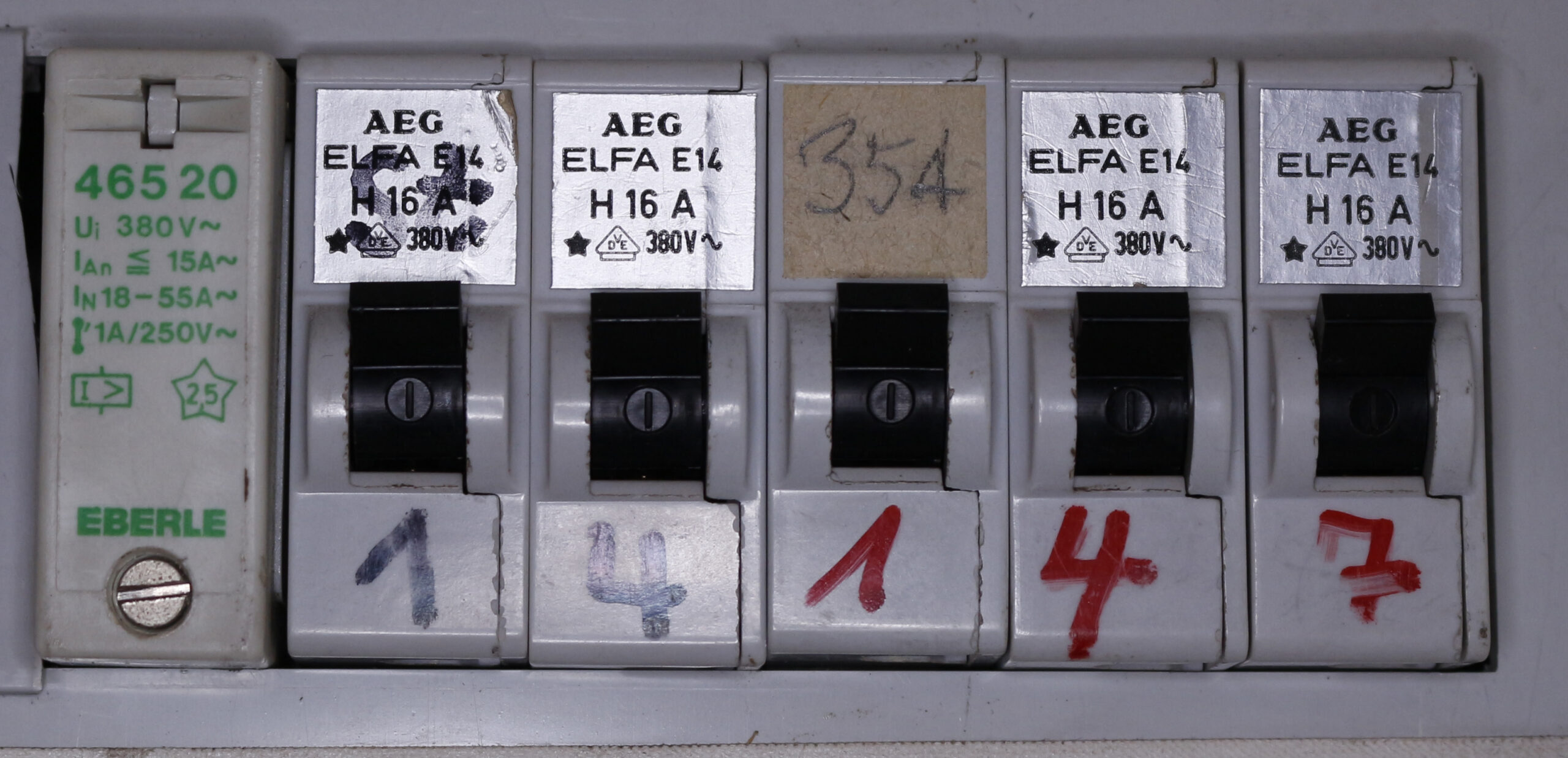 Elektroanlagen über 40 Jahre – Sicherheit, Bestandsschutz und Modernisierungsbedarf